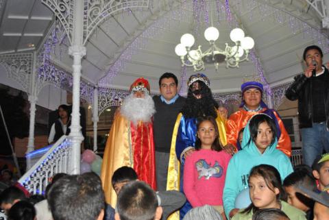 Alcalde agasajo a los pequeñines en el Día de Reyes Magos imagen 2