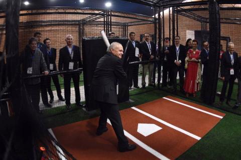 Inuaugura AMLO el Salón de la Fama del Beisbol Mexicano en Monterrey imagen 6