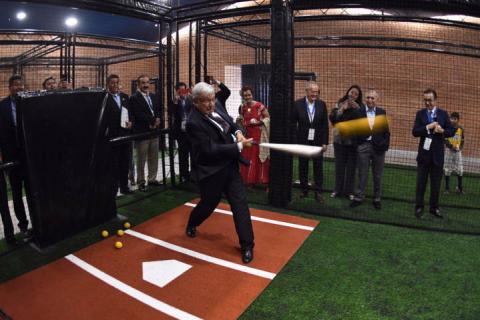 Inuaugura AMLO el Salón de la Fama del Beisbol Mexicano en Monterrey imagen 1