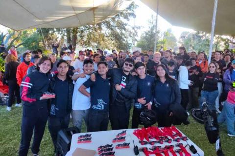 Estudiantes de Diseño Automotriz UATx ganan tercer lugar en el Gravity Race Car 2025 "La Malinche" imagen 3