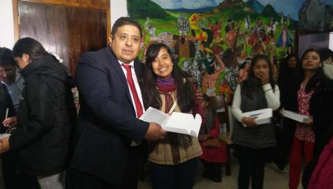 Entregó Castro López tabletas a egresados de telesecundaria imagen 2
