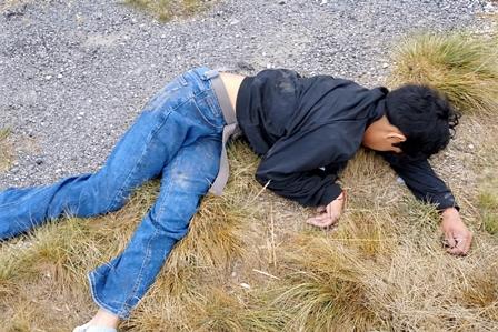 Hallan a joven sin vida con huellas de violencia en carretera de Tequexquitla imagen 2