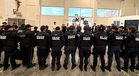 Refuerzan a la Policía Municipal de Tlaxco con chalecos balísticos de punta
