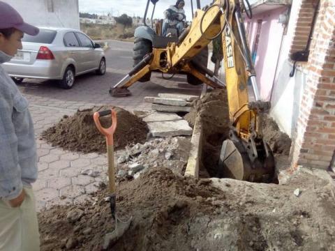 Ayuntamiento rehabilita y da mantenimiento correctivo al drenaje sanitario imagen 1