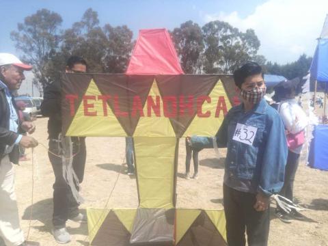 Convivencia familiar y rescate de tradiciones en concurso de papalotes en Tetlanohcan imagen 5