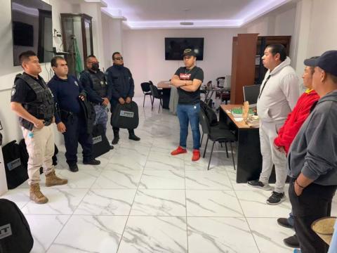 Indispensable dotar de chalecos a policías, para un mejor desempeño de su trabajo: Eddy Roldán imagen 2