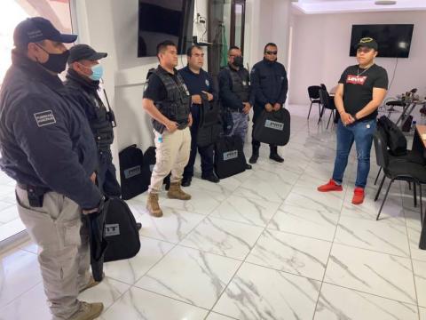 Indispensable dotar de chalecos a policías, para un mejor desempeño de su trabajo: Eddy Roldán imagen 8