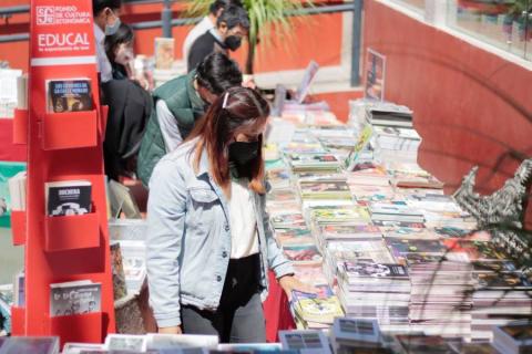 Tendido de libros en el Museo Miguel N. Lira imagen 4