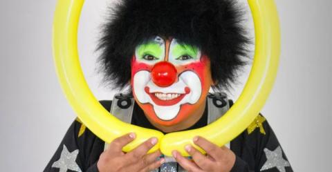 Tras usar mucho maquillaje en su personaje, Chuponcito asegura que su piel está destruida
