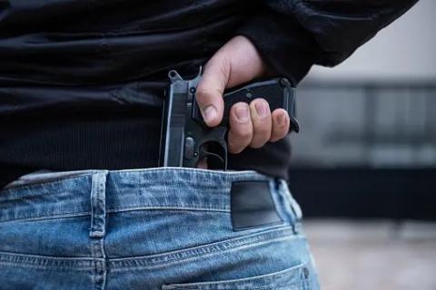 Presidente de comunidad de Tlaxco echa loco y amagó a su vecino con una pistola