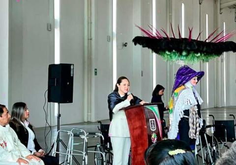 Reinauguran auditorio municipal en SPM; lleva por nombre de Carmen Vélez “La Generala” imagen 4