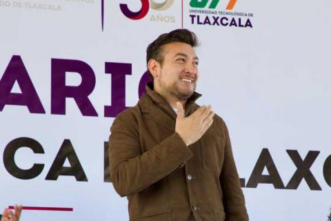 Santos Cedillo llama a los jóvenes a creer en ellos mismos durante el 30 aniversario de la UTT imagen 1