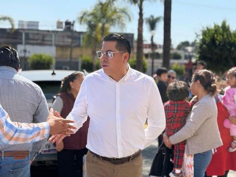 Colocan Barandal en la calle Manuel Ávila Camacho “La Presa” para mejorar la seguridad