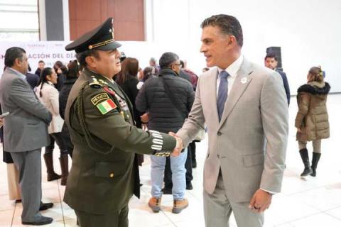 Asiste Alcalde a la conmemoración del día de la bandera en ceremonia oficial imagen 3