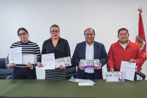 Patrullas entregadas por Blanca Angulo ya cuentan con placas de circulación imagen 2