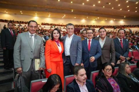 Alfonso Sánchez García, asistió este viernes al Cuarto Informe de Actividades del rector Serafín Ortiz Ortiz imagen 2