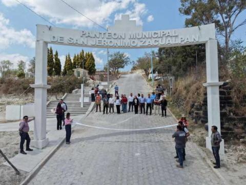Gobernadora Lorena Cuéllar inaugura rehabilitación del Panteón Municipal de Zacualpan imagen 3