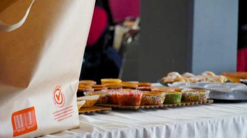 Con éxito, culminan más de 50 mujeres cursos de repostería y textiles en Tlaltelulco imagen 1