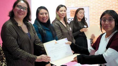 Con éxito, culminan más de 50 mujeres cursos de repostería y textiles en Tlaltelulco imagen 9