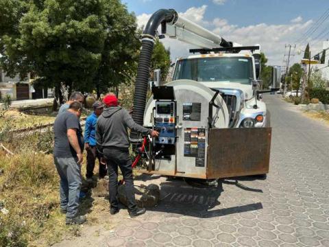 En Papalotla llevan equipo de limpieza de drenajes ante la problemática de aguas residuales imagen 3