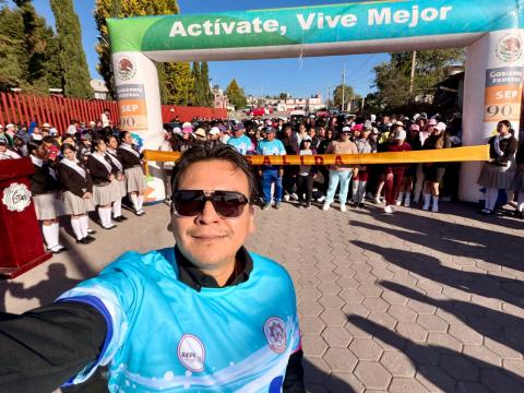 Entre sudor, memoria y comunidad Goyo Cervantes participa en carrera con docentes en Xalostoc imagen 1