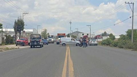 Policía de Tetla actúa con rapidez y evita riesgo mayor en incendio de sobre la Apizaco–Tlaxco imagen 1