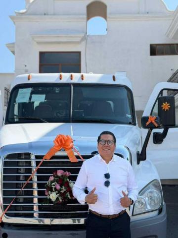 ¡Después de 15 años, llega nuevo camión compactador de basura!