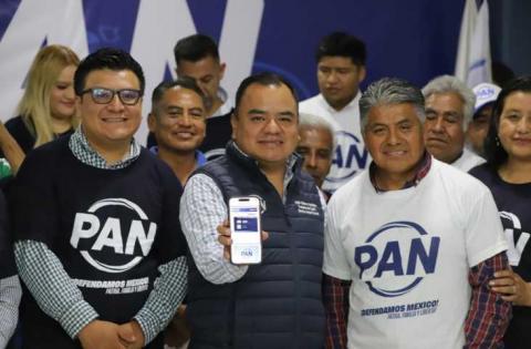Arturo Flores Ponce se registra en la plataforma para el distrito XV de SPM por el PAN
