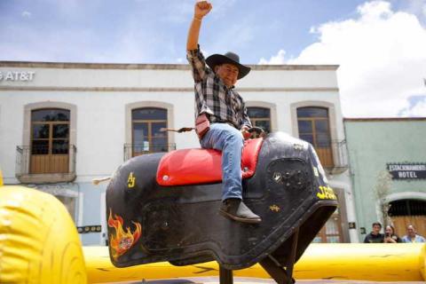 Música, concursos y grandes premios: así celebró Huamantla a los papás en su día imagen 6