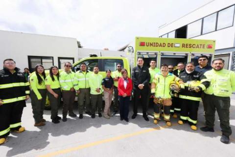 Reconoce Gobernadora a paramédicos y fortalece al CRUMT con unidad de rescate y uniformes imagen 5