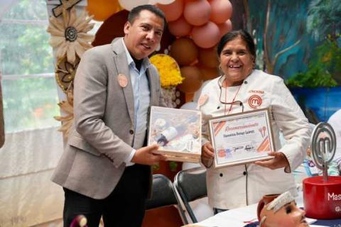 Honorina Arroyo, ganadora de MasterChef, pone el sazón a los desayunadores escolares de Papalotla imagen 2