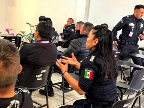 Reciben policías capacitación para consolidar una atención ciudadana con profesionalismo imagen 2