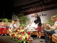 04 de abril, 2014 Playa del Carmen, Quintana Roo.- La senadora Lorena Cuéllar moderó los trabajos de la mesa: Seguridad Social Universal del Foro Regional Diálogo plural para el marco jurídico y las políticas de desarrollo social.