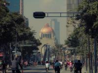 os capitalinos y visitantes se adueñan del paseo de la Reforma los domingos por la mañana